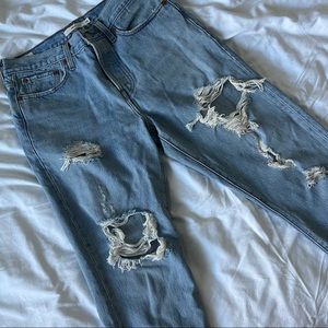 Levi’s Wedgie Straight Distressed Jeans